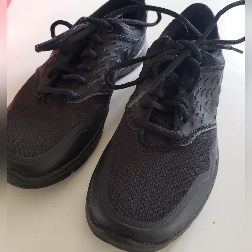 Women's Nike Orive NM sz 6 Black sneaker
